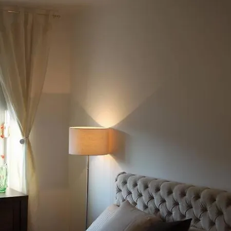 Appartamento Cozy With Parking