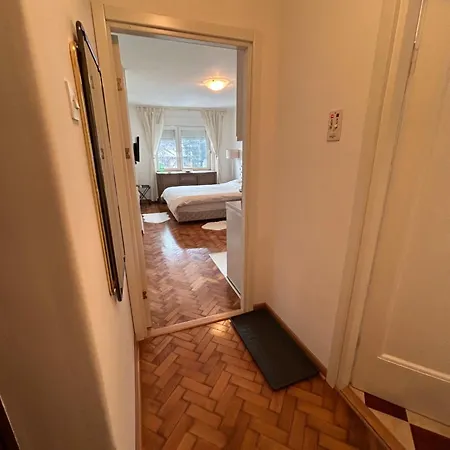 Cozy With Parking Apartman